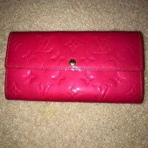 Sarah Wallet in Rose Pop